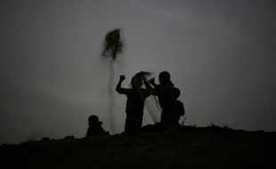 Des enfants jouent à Beit Lahia, dans la bande de Gaza, le 8 avril 2016