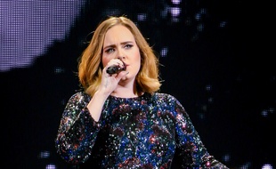 La chanteuse Adele sur scène à Birmingham