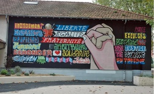 La fresque a été réalisée en 2009.