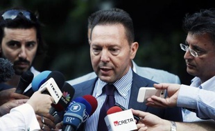 Le ministre grec des Finances Yannis Stournaras a déclaré dimanche au quotidien Ethnos que les prochaines semaines étaient "cruciales" pour le maintien du pays dans la zone, si de nouvelles économies, réclamées par les créanciers UE et FMI, ne sont pas adoptées.
