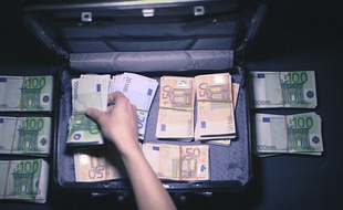 Le documentaire Evasion fiscale: enquête sur le crédit mutuel.