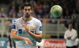 Montpellier est revenu à un point de Chambéry, deuxième de la D1 de handball derrière le PSG, en allant arracher un succès convaincant 33 à 29 jeudi à Nantes lors du choc de la dixième journée.