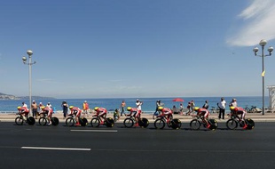 Les Cofidis lors du Contre-la-Montre par équipes, le 2 juillet 2013 à Nice