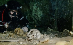 Des vestiges mayas ont été découverts dans une grotte inondée située dans le sud-est du Mexique, en 2018.
