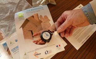 Illustration d'un kit pour mesurer la présence de radon