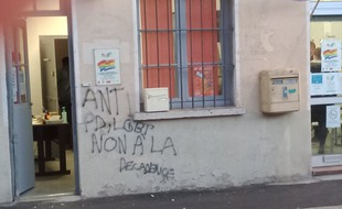 Le tag découvert sur les locaux de l'association