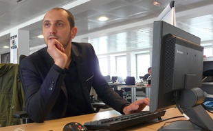 Karim Rissouli, co-auteur du livre "L'homme qui ne devait pas être président" en chat chez 20 Minutes, le 11 mai 2012.