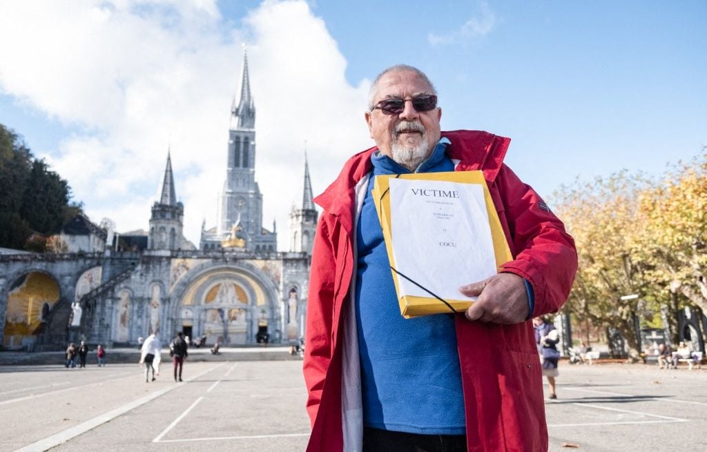 Affaire Bétharram : « Je continue pour que ça ne se passe plus », l'une des premières victimes sort un livre