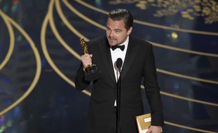 Leonardo DiCaprio reçoit son Oscar pour son rôle dans le film «The Revenant»