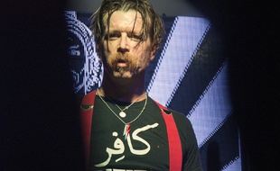 Le chanteur des Eagles of Death Metal, Jesse Hughes, à Bogota le 9 mars 2016.
