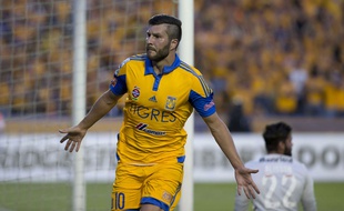 André-Pierre Gignac sous le maillot des Tigres de Monterrey.