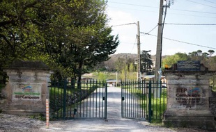 L'entrée du centre thérapeutique où a été découvert le corps d'une fillette de 12 ans, morte par asphyxie, le 5 avril 2014