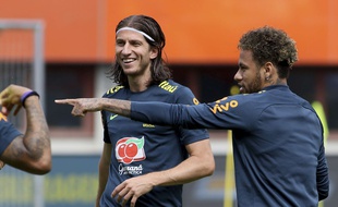 Neymar et Filipe Luis avec l'équipe du Brésil, avant la Coupe du monde, en juin 2018.