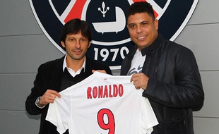 L'ancien joueur brésilien Ronaldo avec le directeur sportif du PSG, Leonardo, le 10 janvier 2012.