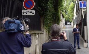 Rien n'a été saisi mardi dans l'ancien cabinet d'avocats de Nicolas Sarkozy, dans le VIIIe arrondissement de Paris, où s'est rendu une juge dans le cadre de l'affaire Bettencourt, a indiqué mercredi à l'AFP le responsable du cabinet, Me Arnaud Claude.