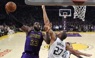 LeBron James face à Gobert, en 2018.