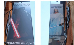 Dark Vador d'un côté (obscur), Jésus de l'autre sur l'affiche installée rue Valade, à Toulouse.