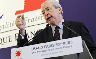 Le président de la région Ile-de-France Jean-Paul Huchon s'exprime le 26 janvier 2011 à Paris, lors d'une conférence de presse de présentation du projet Grand Paris Express.