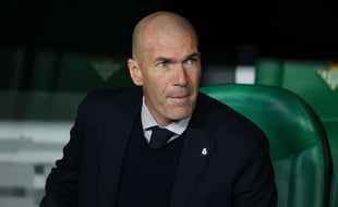 Zinédine Zidane sur le banc du Real Madrid lors d'un match contre le Betis Séville, le 8 mars 2020.