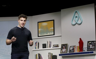 Brian Chesky, actuel PDG et fondateur du site d'hébergement Airbnb, le 19 avril 2016 à San Francisco.Jeff Chiu/AP/SIPA