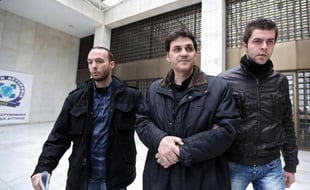 L'ex-Pdg de la banque postale grecque (TT), recherché pour son rôle dans une affaire retentissante de fraude, a été arrêté mercredi à l'aéroport d'Athènes après son retour de Turquie