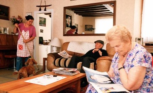 Aide à domicile chez des personnes âgées.