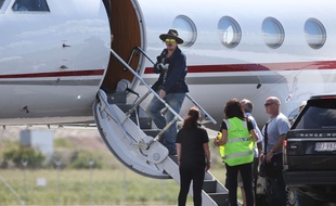 Johnny Depp quitte l'Australie, la main bandée