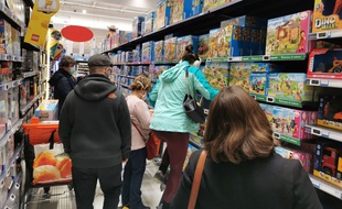 Le public est attendu en nombre dans les magasins les prochains week-ends pour faire ses achats de Noël. Illustration.