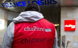 Manifestation de salariés du réseau de librairies Chapitre devant le siège de sa maison-mère, le groupe Actissia, à Paris le 9 octobre 2013.