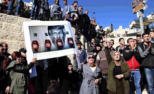 Des Palestiniens manifestent contre la décision de Trump de reconnaître Jérusalem comme capitale d'Israël, le 8 décembre 2017.
