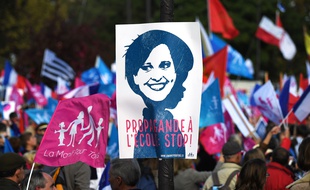 Des participants à la Manif pour tous, le 16 octobre 2016 à Paris.