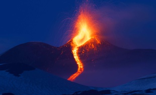 L'Etna (Sicile) a connu ce lundi 27 février sa première éruption de l'année 2017.