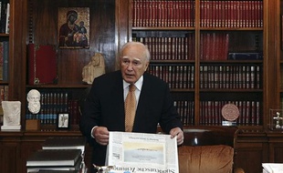 Le Président grec, Karolos Papoulias, dans son bureau du palais présidentiel, à Athènes, le 12 mai 2012.