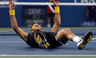 La joie de l'Argentin Juan Martin del Potro après avoir battu le Suisse Roger Federer en finale de l'US Open, New York, le 14 septembre 2009.