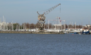 La grue Wellman des Bassins à Flot.
