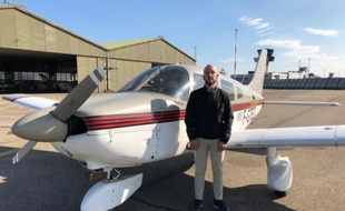 Olivier Koeble, pilote privé et handicapé visuel.