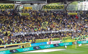 La banderole qui a déclenché la bagarre en Loire entre stadiers et supporters nantais.