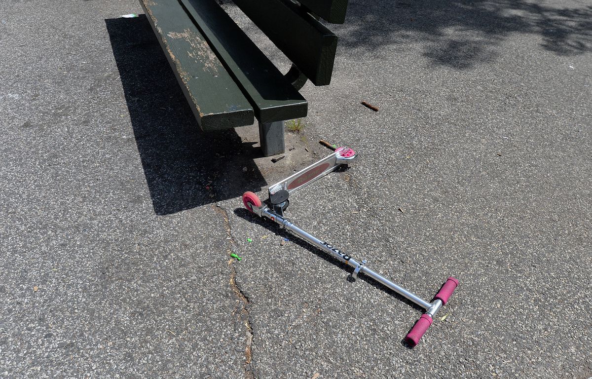 Un enfant de 6 ans à trottinette renversé par un camion et gravement blessé