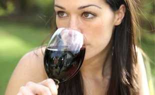 Les consommateurs sont plus exigeants et soucieux de la traçabilité du vin.