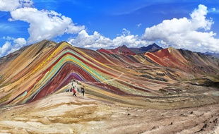 Les montagnes arc-en-ciel de Vinicunca au Pérou.