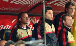 Philippe Mexès a disparu de l'équipe de l'AC Milan depuis trois matches, après deux sorties ratées, et semble avoir perdu la confiance de Massimiliano Allegri, son entraîneur, à moins de 50 jours de l'entrée en lice de l'équipe de France à l'Euro-2012.
