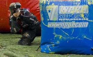 Illustration d'un stand de Paintball.