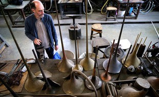 Chez le fabricant d'instruments de musique PGM-Couesnon, à Etampes-sur-Marne, dans l'Aisne.