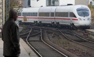 Un train de la Deutsche Bahn arrive dans une gare de Berlin, le 5 novembre 2014