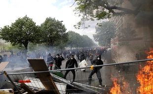 La manifestation du 1er-Mai a dégénéré à Paris.