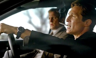 Matthew McConaughey et Woody Harrelson dans True Detective
