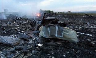 Des débris du vol de la Malaysia Airlines MH17, qui s'est écrasé en Ukraine le 17 juillet 2014.