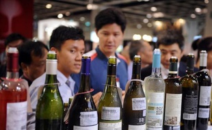 La prédominance des vins de Bordeaux sur le marché chinois ne faiblit pas, laissant encore augurer d'importantes parts de marché, après la clôture de la 5e édition de Vinexpo Asie-Pacifique, salon du vin et spiritueux qui a regroupé à Hong Kong plus d'un millier d'exposants, pour moitié français.