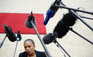 Christiane Taubira "n'a jamais souhaité s'inscrire" dans le débat sur les demandes de "compensation financière" de l'esclavage, réitérées par le Cran cette semaine, mais prône en revanche une "politique foncière" pour les descendants d'esclaves en outremer.