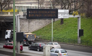 La circulation alternée a été mise en place ce lundi à Paris et dans 22 communes limitrophes.
